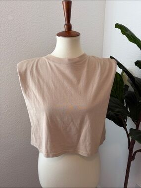 Aritzia Babaton Shoulder Pad Cropped Tank